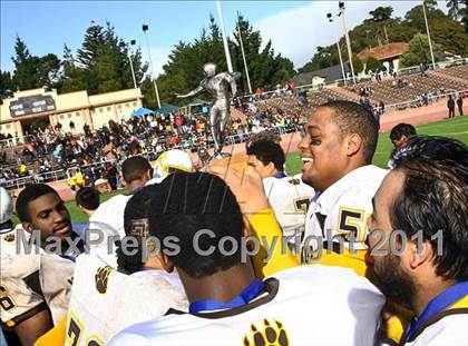 Thumbnail 2 in Mission @ Washington (CIF SF Section Final) photogallery.
