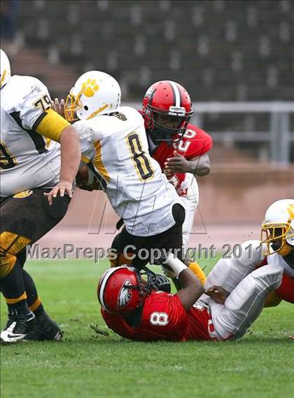 Thumbnail 3 in Mission @ Washington (CIF SF Section Final) photogallery.