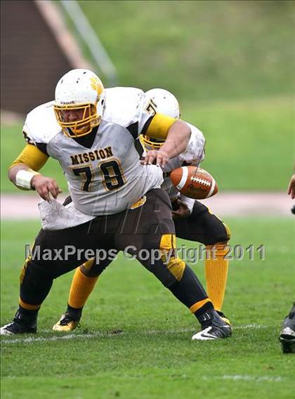 Thumbnail 2 in Mission @ Washington (CIF SF Section Final) photogallery.