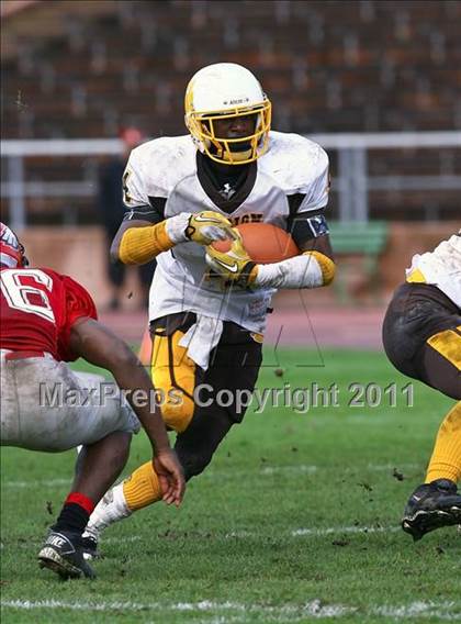 Thumbnail 3 in Mission @ Washington (CIF SF Section Final) photogallery.
