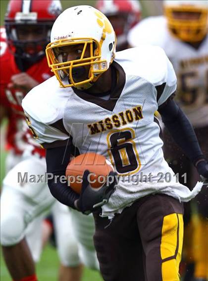 Thumbnail 3 in Mission @ Washington (CIF SF Section Final) photogallery.