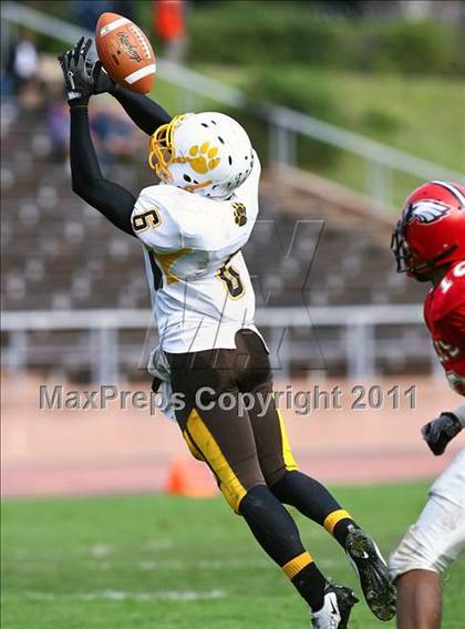 Thumbnail 3 in Mission @ Washington (CIF SF Section Final) photogallery.