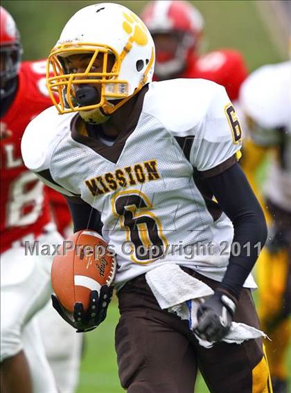 Thumbnail 2 in Mission @ Washington (CIF SF Section Final) photogallery.