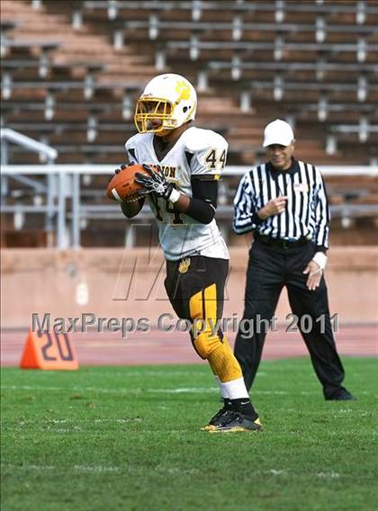 Thumbnail 3 in Mission @ Washington (CIF SF Section Final) photogallery.