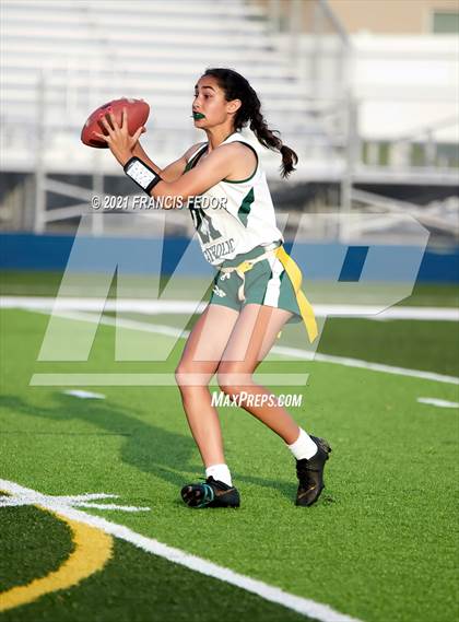 Thumbnail 3 in Sumner vs. Tampa Catholic photogallery.