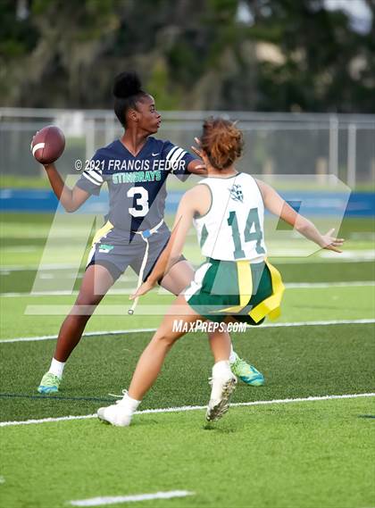 Thumbnail 3 in Sumner vs. Tampa Catholic photogallery.