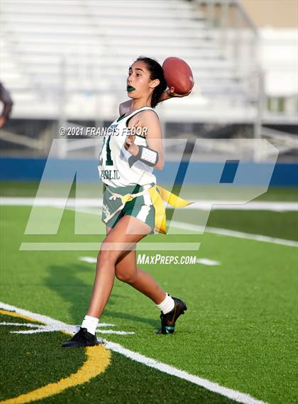 Thumbnail 2 in Sumner vs. Tampa Catholic photogallery.
