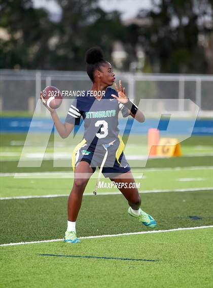 Thumbnail 3 in Sumner vs. Tampa Catholic photogallery.