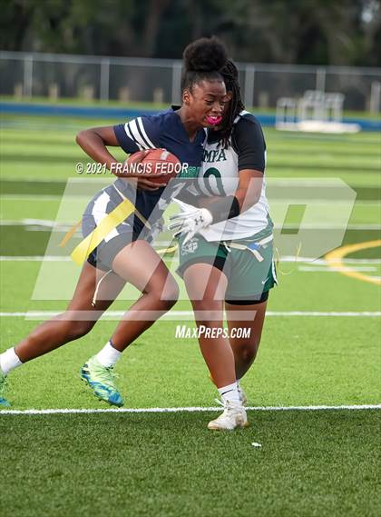 Thumbnail 1 in Sumner vs. Tampa Catholic photogallery.