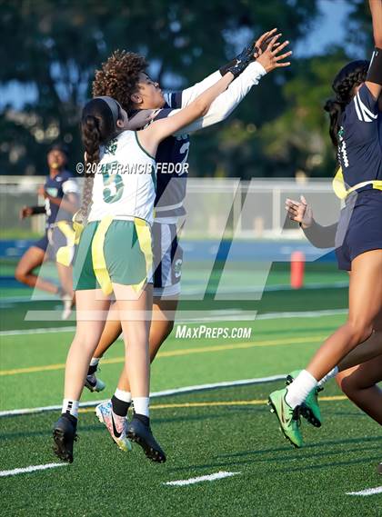 Thumbnail 3 in Sumner vs. Tampa Catholic photogallery.