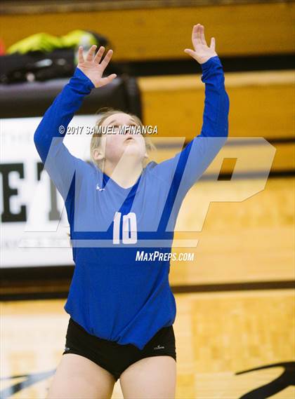Thumbnail 2 in Grand Island vs. Lincoln East photogallery.