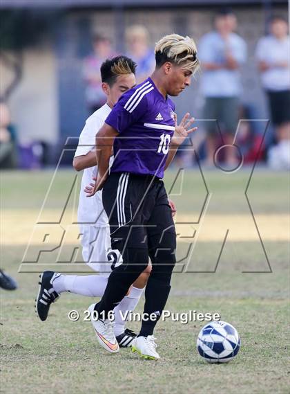 Thumbnail 3 in Shadow Hills vs. Flintridge Prep (CIF SS D6 Semifinal) photogallery.