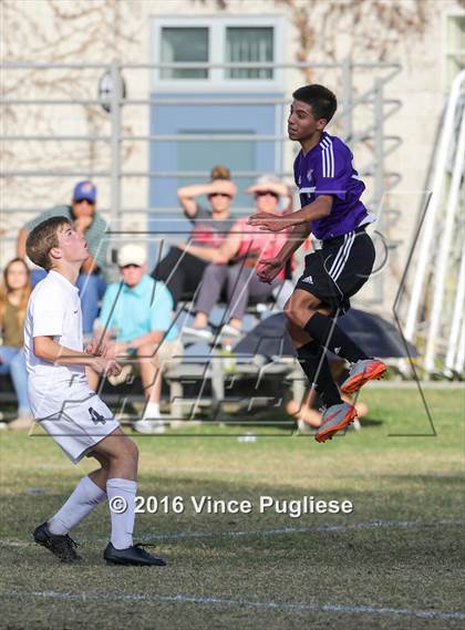 Thumbnail 2 in Shadow Hills vs. Flintridge Prep (CIF SS D6 Semifinal) photogallery.