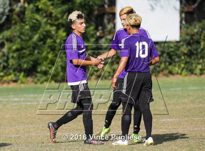 Thumbnail 3 in Shadow Hills vs. Flintridge Prep (CIF SS D6 Semifinal) photogallery.