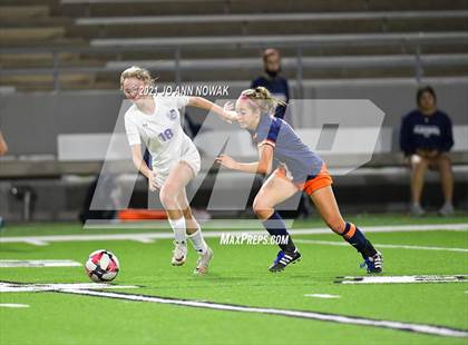 Thumbnail 2 in Klein Cain vs Bridgeland (UIL 6A Bi-District Playoff) photogallery.