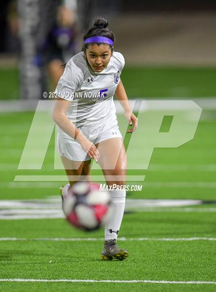 Thumbnail 2 in Klein Cain vs Bridgeland (UIL 6A Bi-District Playoff) photogallery.