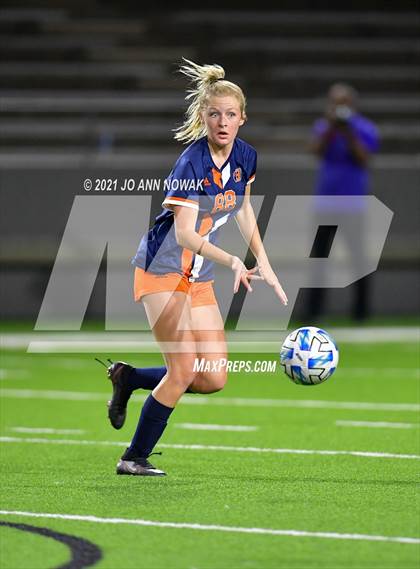 Thumbnail 3 in Klein Cain vs Bridgeland (UIL 6A Bi-District Playoff) photogallery.