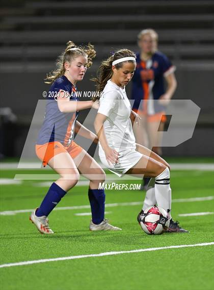 Thumbnail 2 in Klein Cain vs Bridgeland (UIL 6A Bi-District Playoff) photogallery.