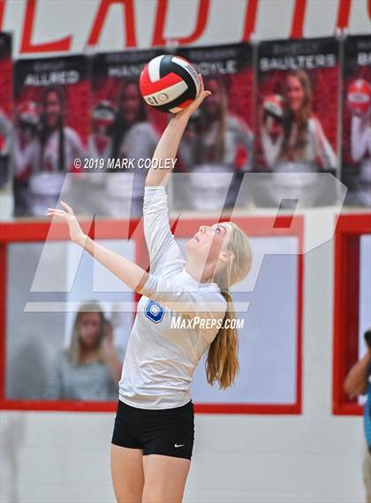 Thumbnail 1 in Wortham vs Chilton (UIL 2A Bi-District) photogallery.