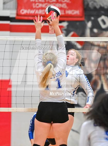 Thumbnail 1 in Wortham vs Chilton (UIL 2A Bi-District) photogallery.
