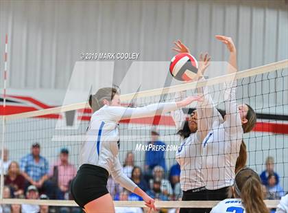 Thumbnail 2 in Wortham vs Chilton (UIL 2A Bi-District) photogallery.