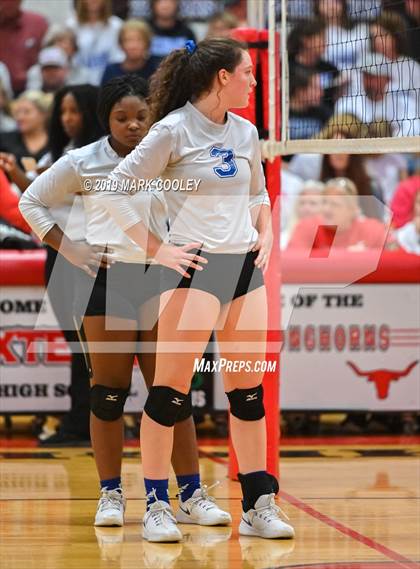 Thumbnail 2 in Wortham vs Chilton (UIL 2A Bi-District) photogallery.