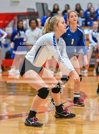 Thumbnail 1 in Wortham vs Chilton (UIL 2A Bi-District) photogallery.