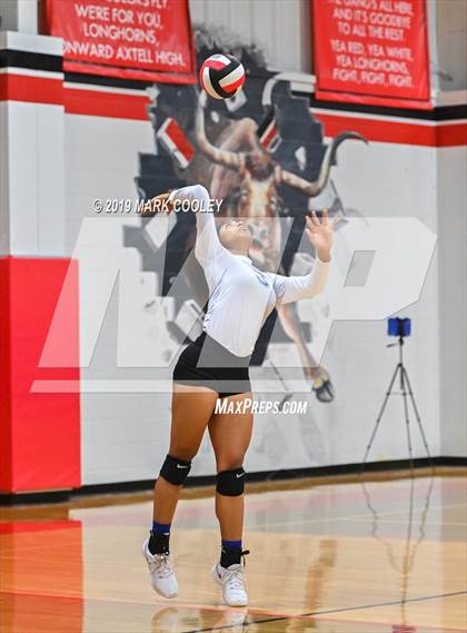 Thumbnail 2 in Wortham vs Chilton (UIL 2A Bi-District) photogallery.