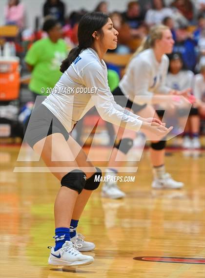 Thumbnail 3 in Wortham vs Chilton (UIL 2A Bi-District) photogallery.