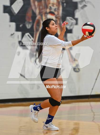 Thumbnail 2 in Wortham vs Chilton (UIL 2A Bi-District) photogallery.