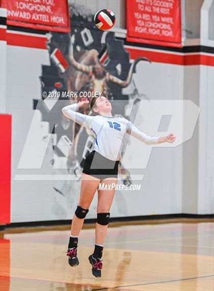 Thumbnail 3 in Wortham vs Chilton (UIL 2A Bi-District) photogallery.