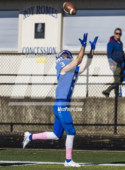 Thumbnail 3 in Highlands @ Covington Catholic photogallery.