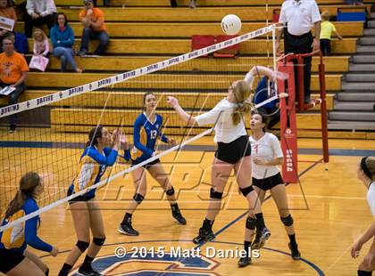 Thumbnail 3 in Lakewood vs. Rampart (CHSAA 5A Region 12 Playoff) photogallery.