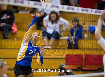 Thumbnail 3 in Lakewood vs. Rampart (CHSAA 5A Region 12 Playoff) photogallery.