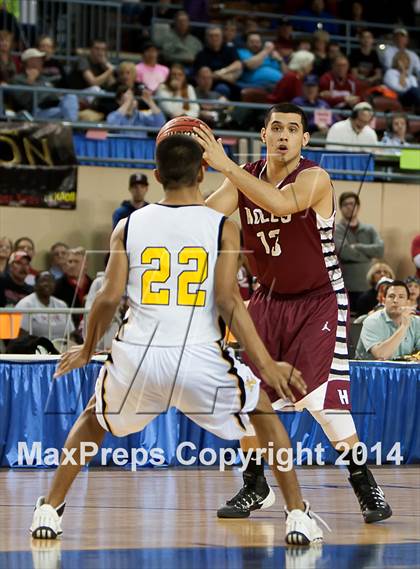 Thumbnail 2 in Kiowa vs. Hollis (OSSAA Class A Semifinal) photogallery.