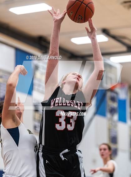 Thumbnail 2 in Wellesley @ Needham photogallery.