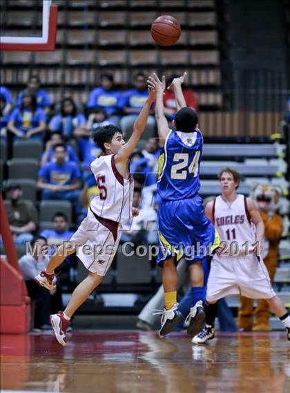 Thumbnail 1 in Tranquillity vs. Fresno Christian (CIF CS D5 Final) photogallery.