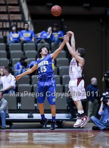 Thumbnail 2 in Tranquillity vs. Fresno Christian (CIF CS D5 Final) photogallery.
