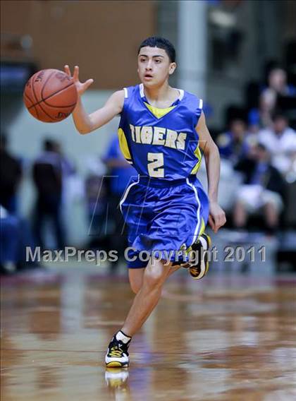 Thumbnail 2 in Tranquillity vs. Fresno Christian (CIF CS D5 Final) photogallery.