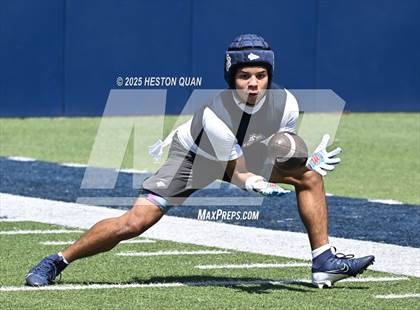 Thumbnail 1 in St. John Bosco vs. San Clemente (Brave 8 Invitational-Game 1) photogallery.