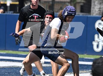 Thumbnail 3 in St. John Bosco vs. San Clemente (Brave 8 Invitational-Game 1) photogallery.