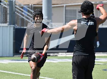 Thumbnail 1 in St. John Bosco vs. San Clemente (Brave 8 Invitational-Game 1) photogallery.