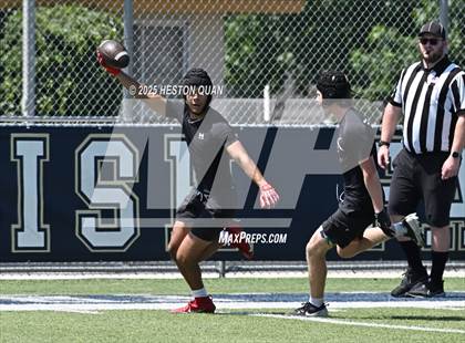 Thumbnail 3 in St. John Bosco vs. San Clemente (Brave 8 Invitational-Game 1) photogallery.