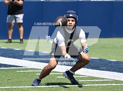 Thumbnail 3 in St. John Bosco vs. San Clemente (Brave 8 Invitational-Game 1) photogallery.