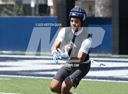 Thumbnail 3 in St. John Bosco vs. San Clemente (Brave 8 Invitational-Game 1) photogallery.