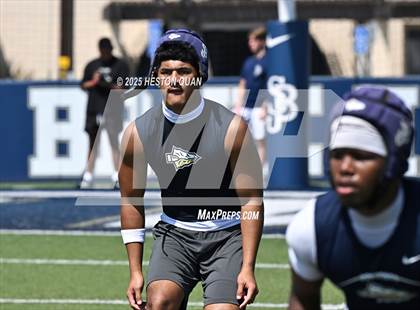 Thumbnail 2 in St. John Bosco vs. San Clemente (Brave 8 Invitational-Game 1) photogallery.