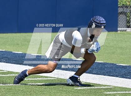 Thumbnail 3 in St. John Bosco vs. San Clemente (Brave 8 Invitational-Game 1) photogallery.