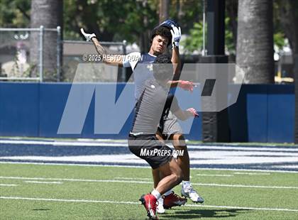Thumbnail 3 in St. John Bosco vs. San Clemente (Brave 8 Invitational-Game 1) photogallery.