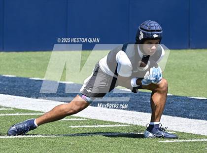 Thumbnail 2 in St. John Bosco vs. San Clemente (Brave 8 Invitational-Game 1) photogallery.