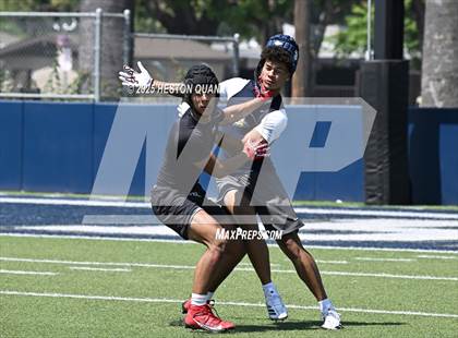 Thumbnail 1 in St. John Bosco vs. San Clemente (Brave 8 Invitational-Game 1) photogallery.